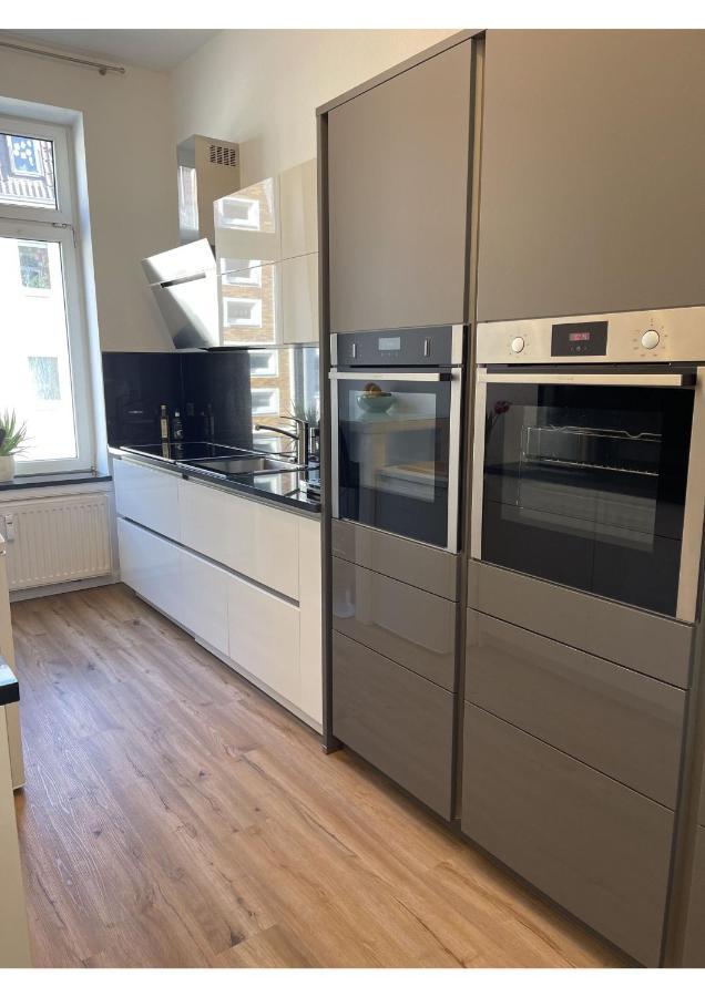 Attraktive Wohnung Mit Balkon Zum Gruenen Hinterhof Schwerin  Exteriér fotografie