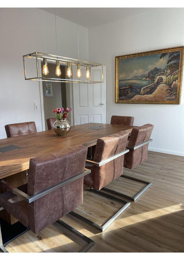 Attraktive Wohnung Mit Balkon Zum Gruenen Hinterhof Schwerin  Exteriér fotografie